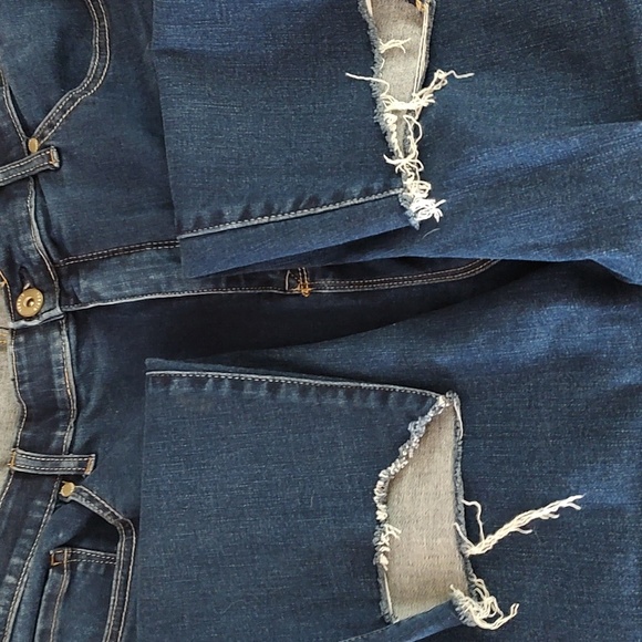 Torrid Raw Hem Blue Jeans Size 26S - Picture 3 of 6